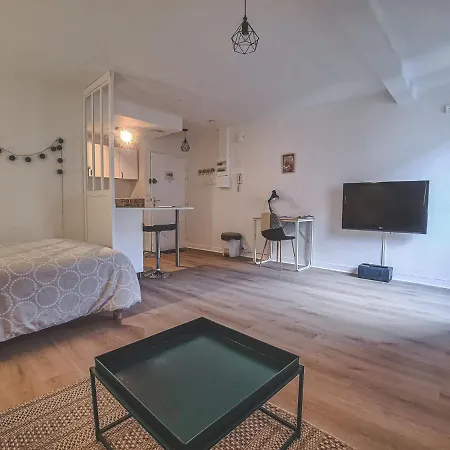 Grand Neuf Parking Privatif 3 Minutes Gare Au Calme *