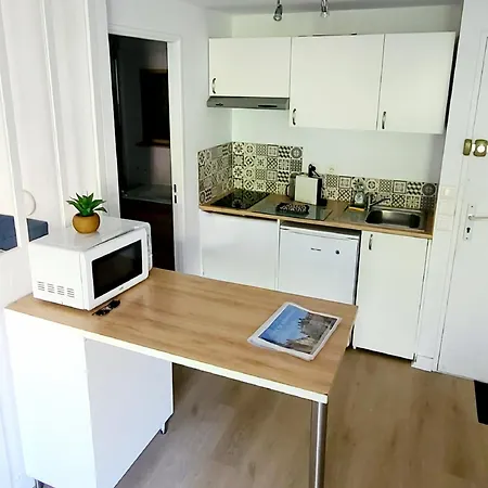 Grand Neuf Parking Privatif 3 Minutes Gare Au Calme Apartmán *